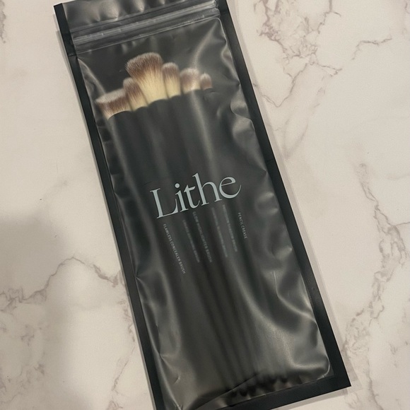 Lithe Everyday Brush Set - Picture 6 of 9